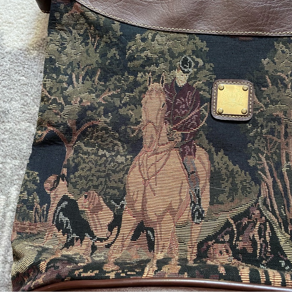Vintage Capezio Collection Fox Hunting Royal British Scene Dance Duffle Bag - Picture 11 of 16